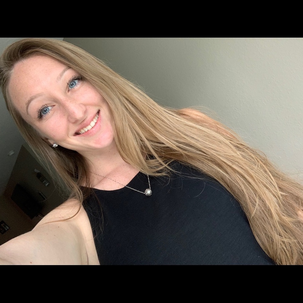 Meet your Posher, Brooke